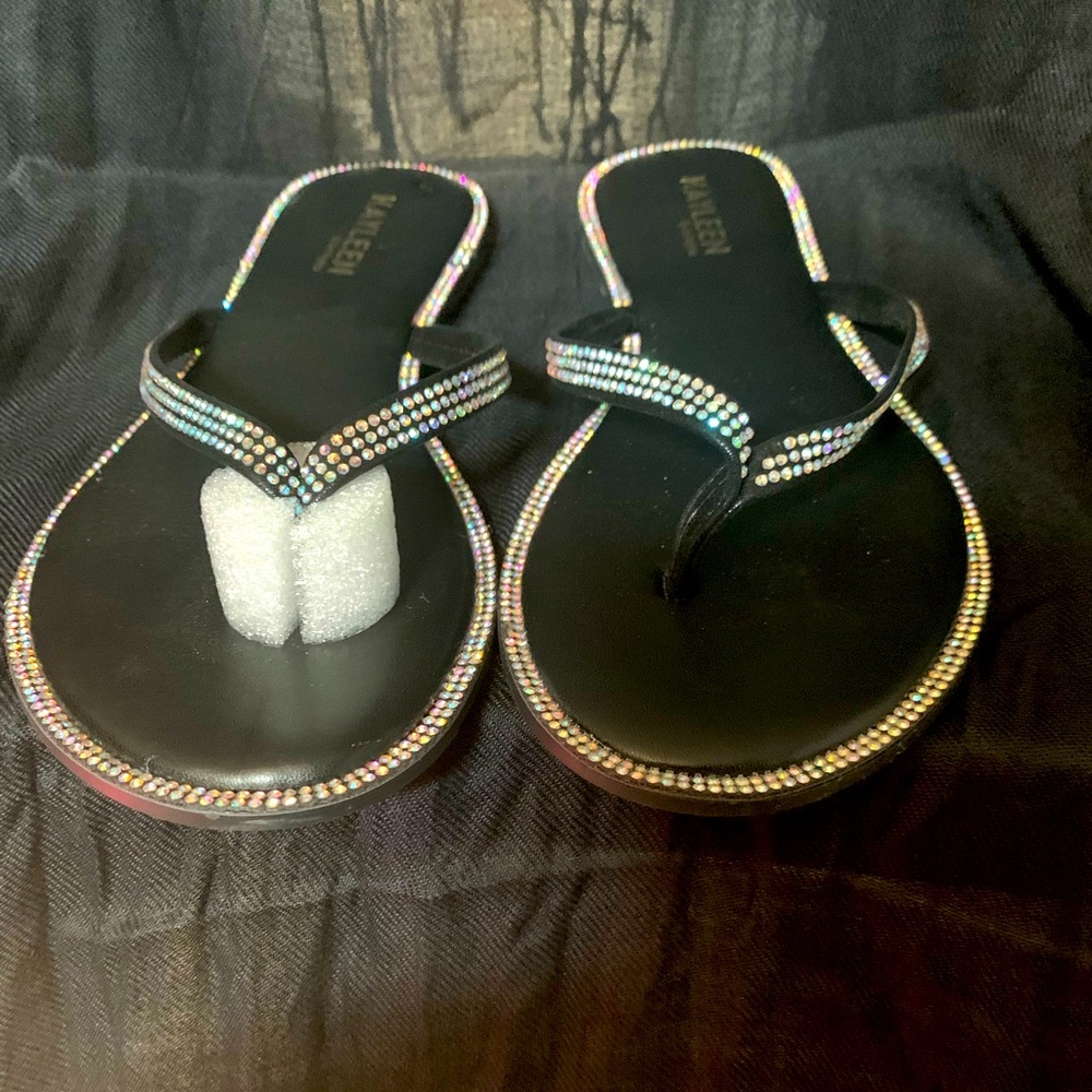 FashionNova Flat Rhinestone Detail Sandals - 9